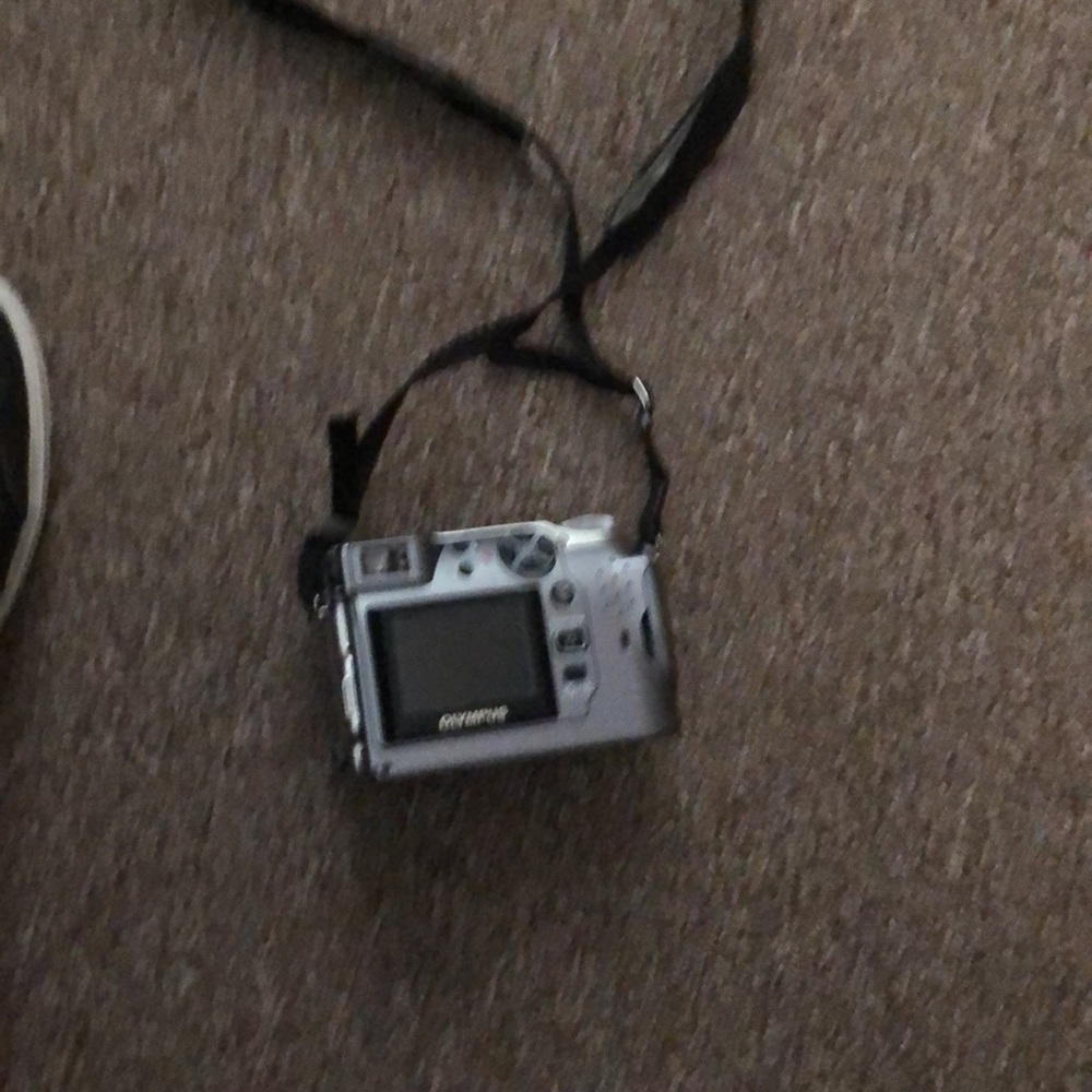 Works good needs a charger